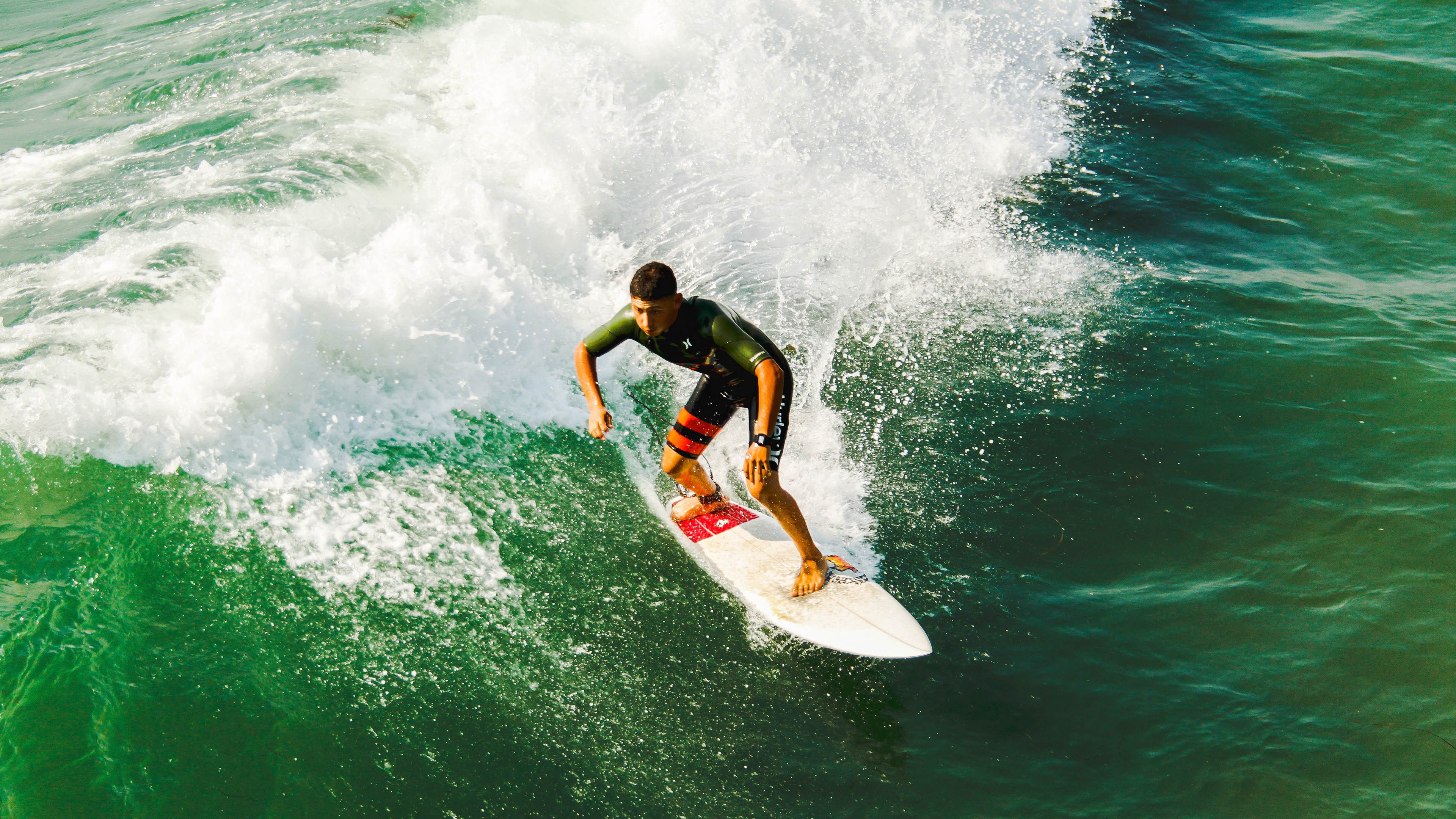 今夜英超焦点战！洛杉矶湖人迎战洛杉矶快船，鏖战或上演